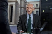 六夫独宠宏观经济学教授兼实践者Stanley Fisher逝世 曾培养全球多位经济决策者