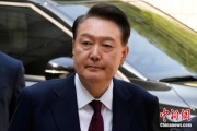 六夫独宠韩国大选后尹锡悦首次出庭 面对选举结果提问保持沉默